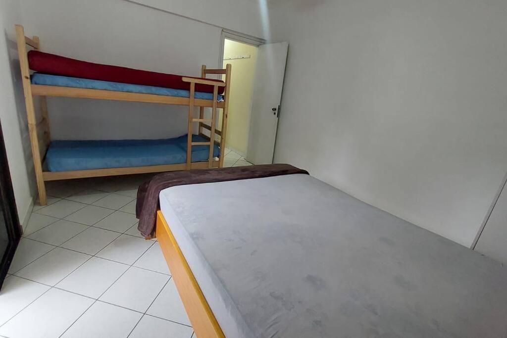Guilhermina - Grande Apartamento Praia Grande (Santos)